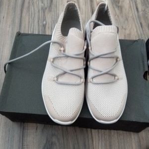 Woman's timberland sneakers